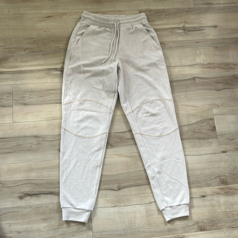 Alo Yoga Sweats